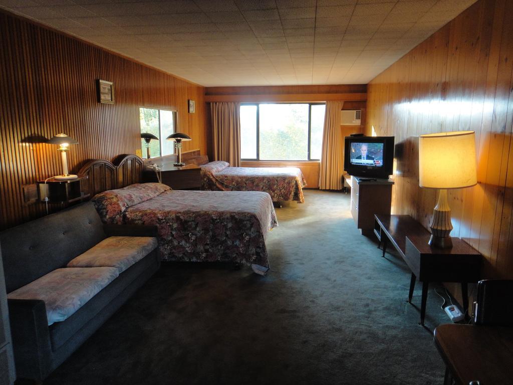 Airport Inn Quesnel Cameră foto