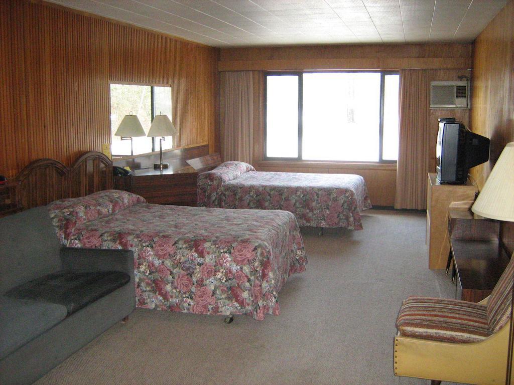 Airport Inn Quesnel Cameră foto